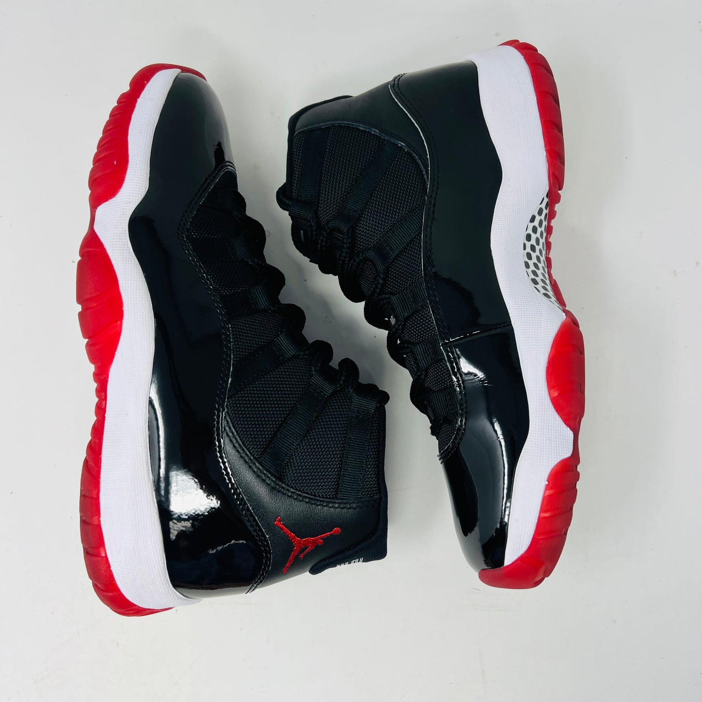 Jordan 11 Retro Playoffs Bred (2019)