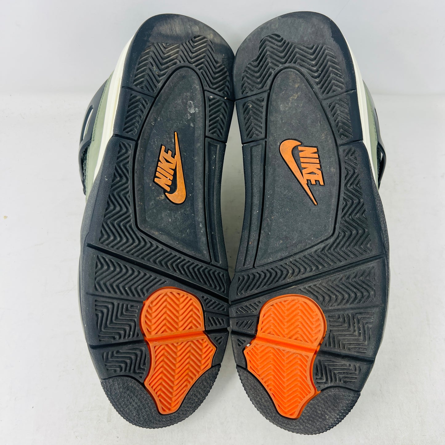 Jordan 4 Retro OG SP Undefeated (2025)