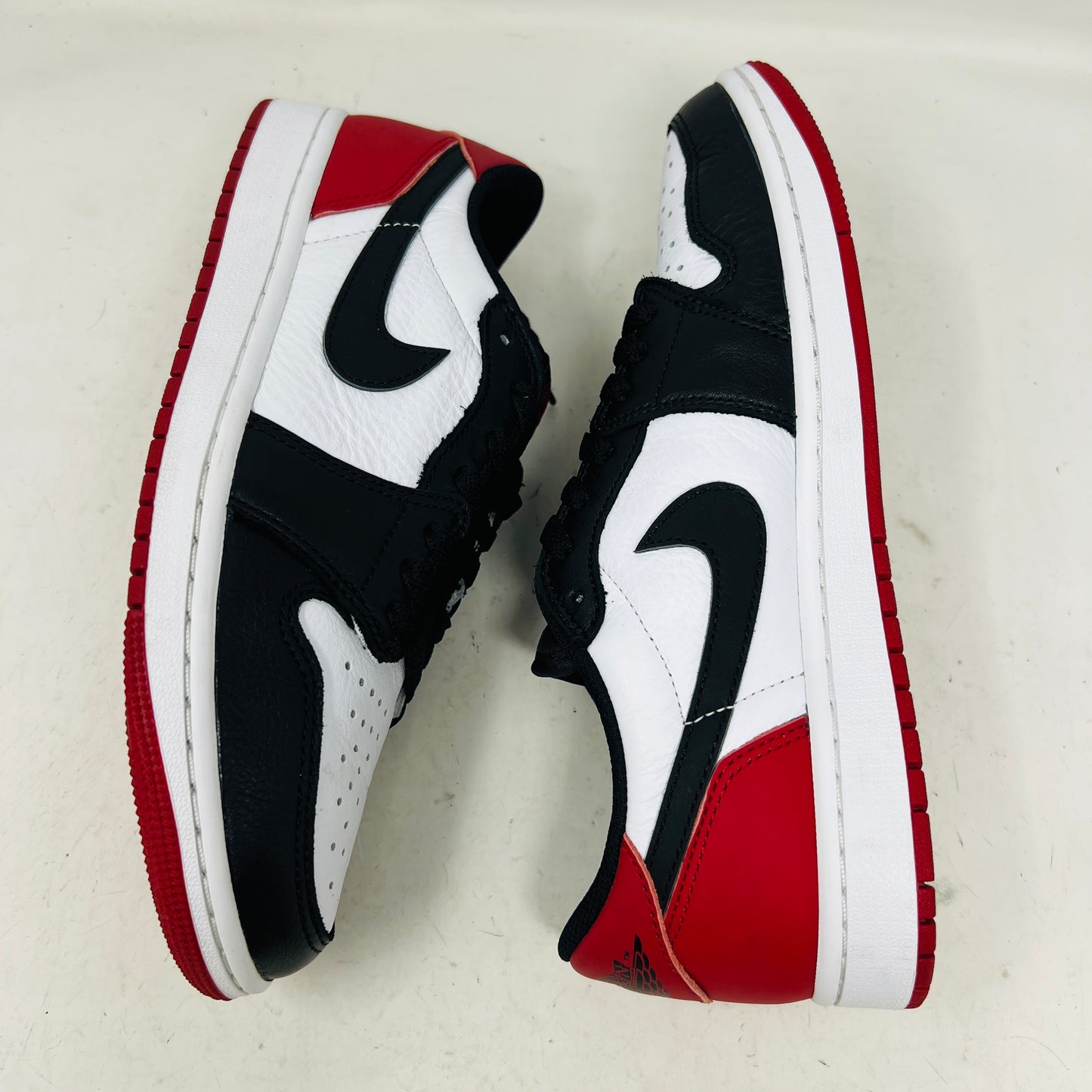 Jordan 1 Retro Low OG Black Toe (2023)