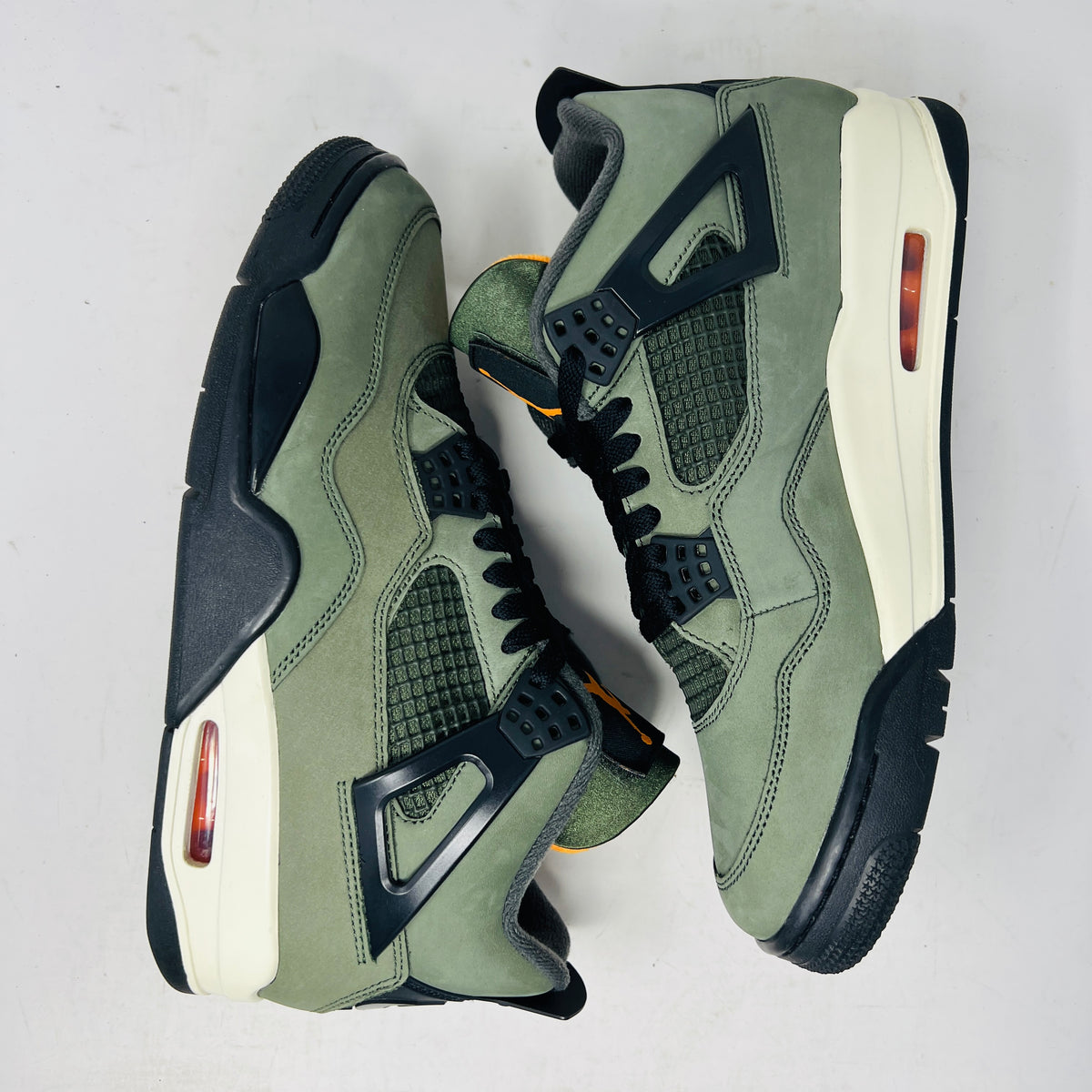 Jordan 4 Retro OG SP Undefeated (2025)