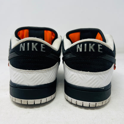 Nike SB Dunk Low TIGHTBOOTH
