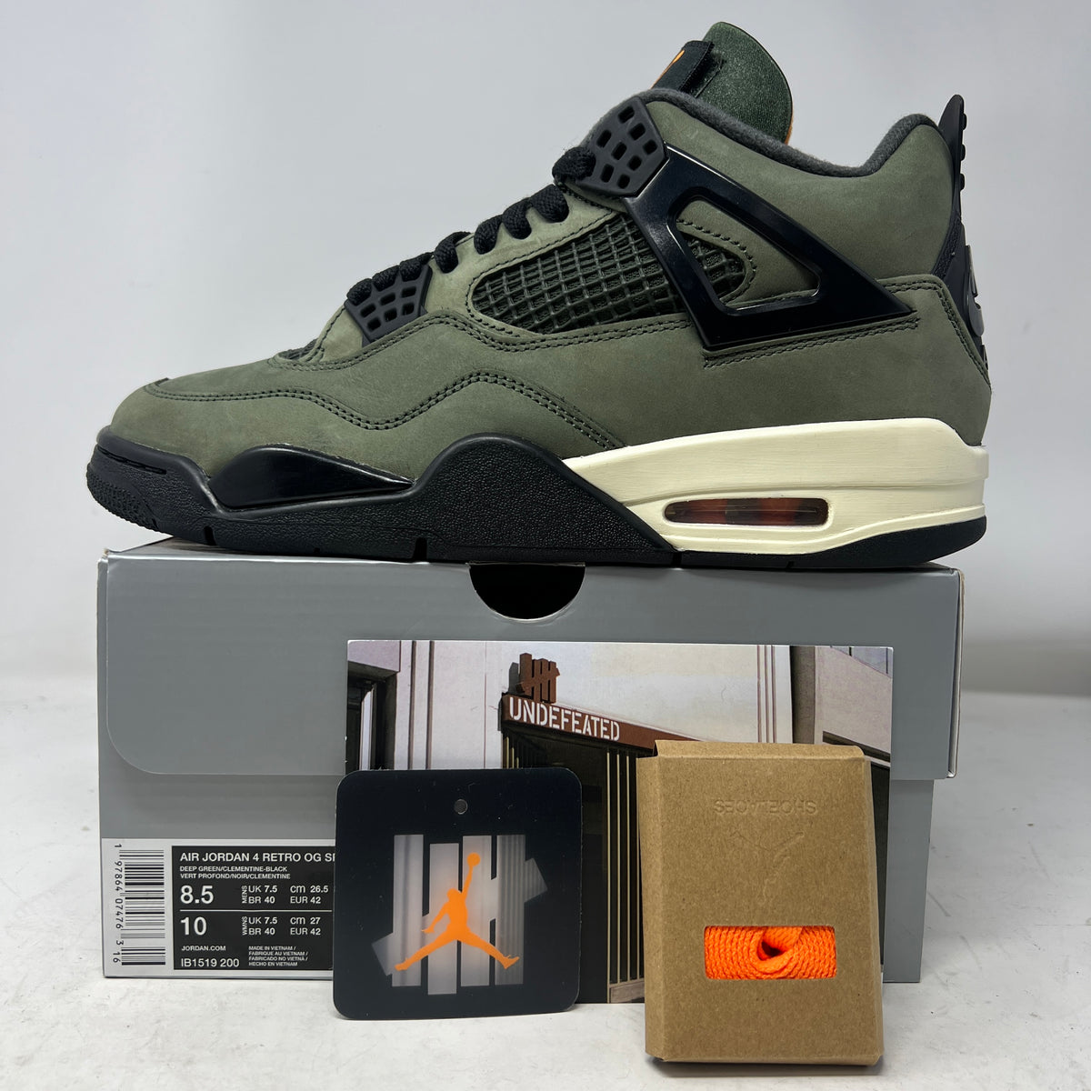 Jordan 4 Retro OG SP Undefeated (2025)