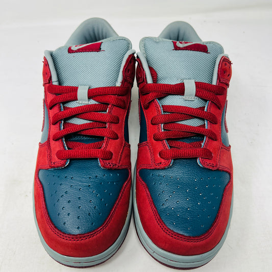 Nike SB Dunk Low Shark sneakers with red and blue upper, 2023 model, condition 9/10, good box condition.