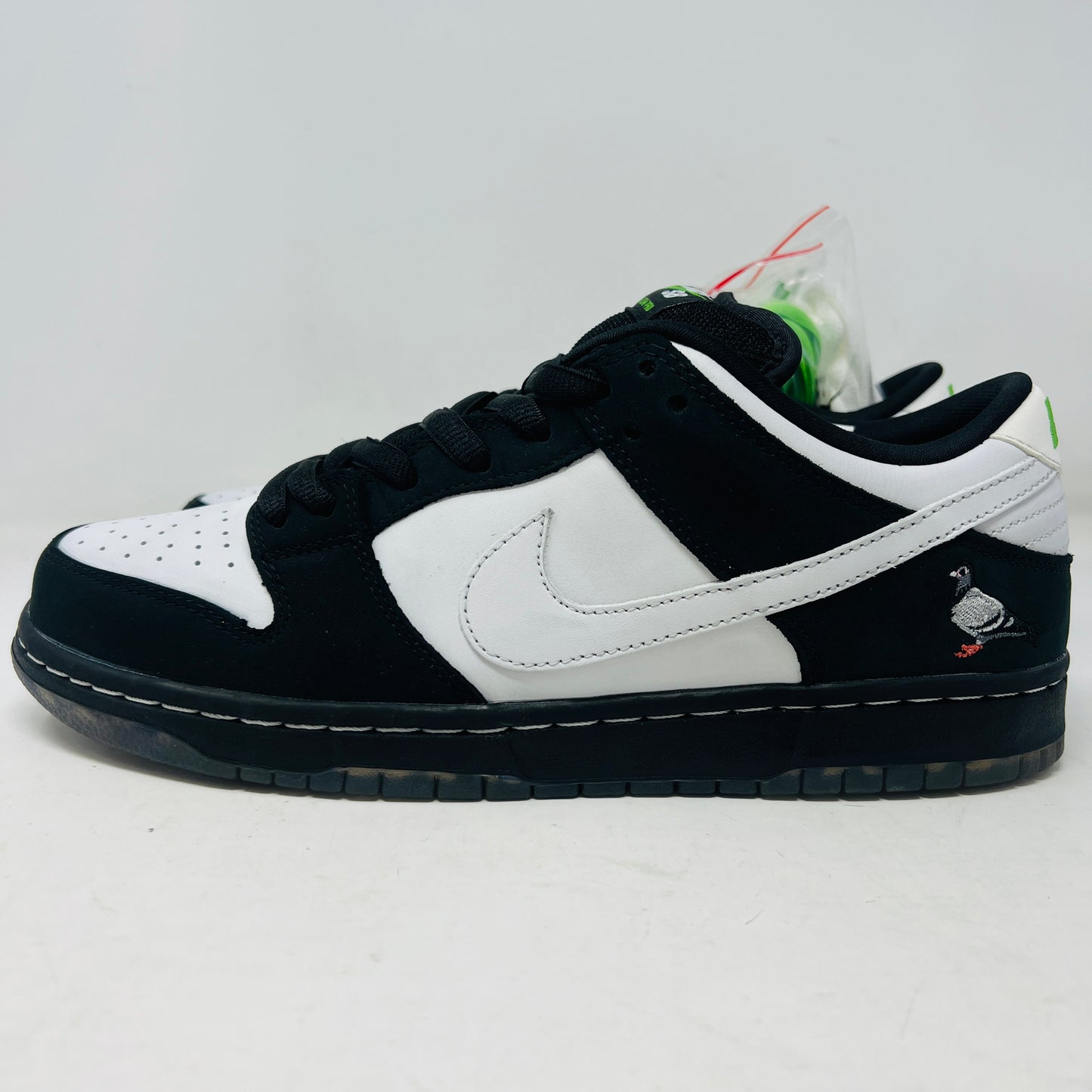 Nike SB Dunk Low Staple Panda Pigeon