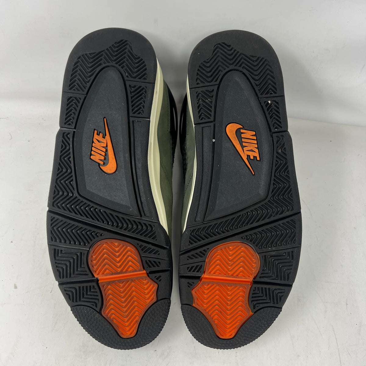 Jordan 4 Retro OG SP Undefeated (2025)