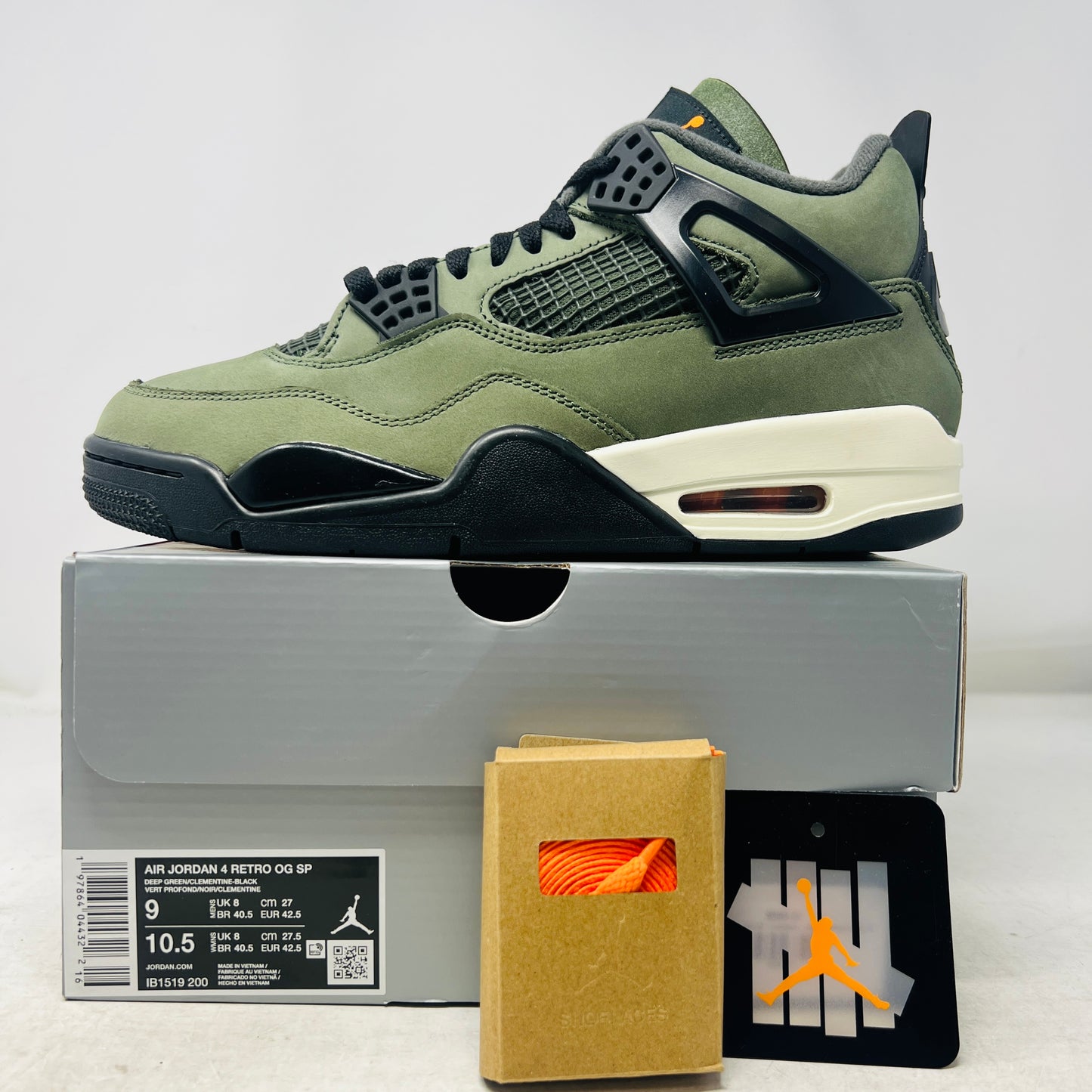 Jordan 4 Retro OG SP Undefeated (2025)