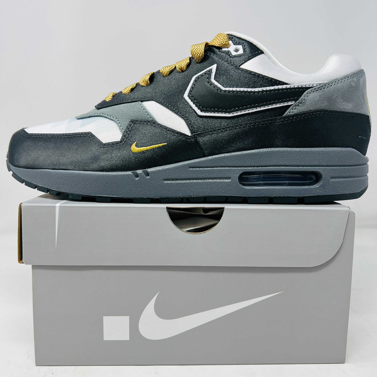 Nike Air Max 1 .SWOOSH Low Poly Big Head Mode
