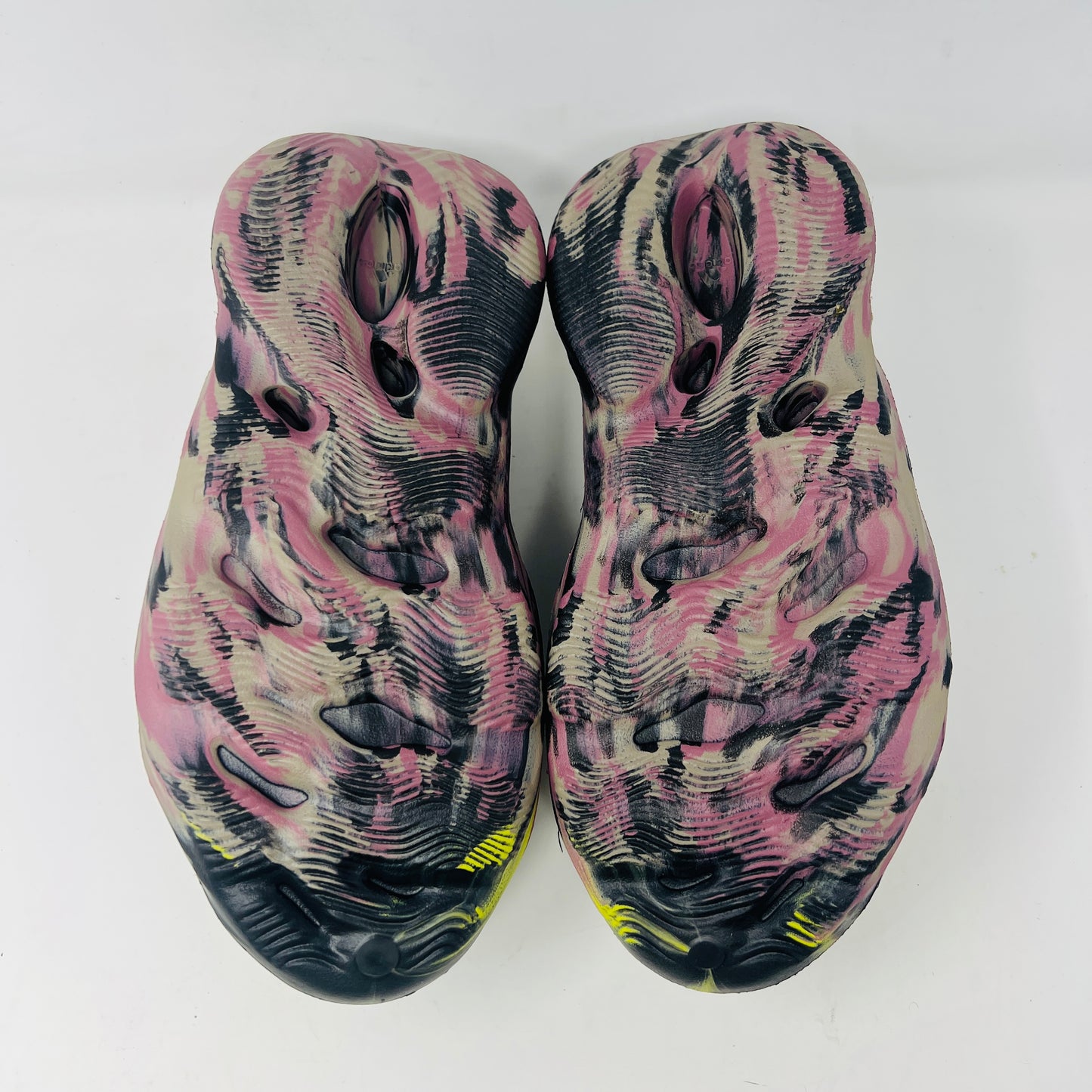 adidas Yeezy Foam RNR MX Carbon