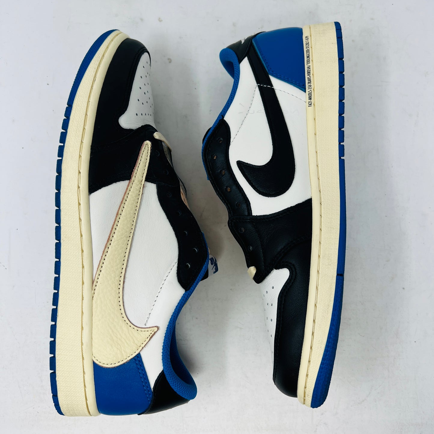 Jordan 1 Retro Low OG SP Fragment x Travis Scott