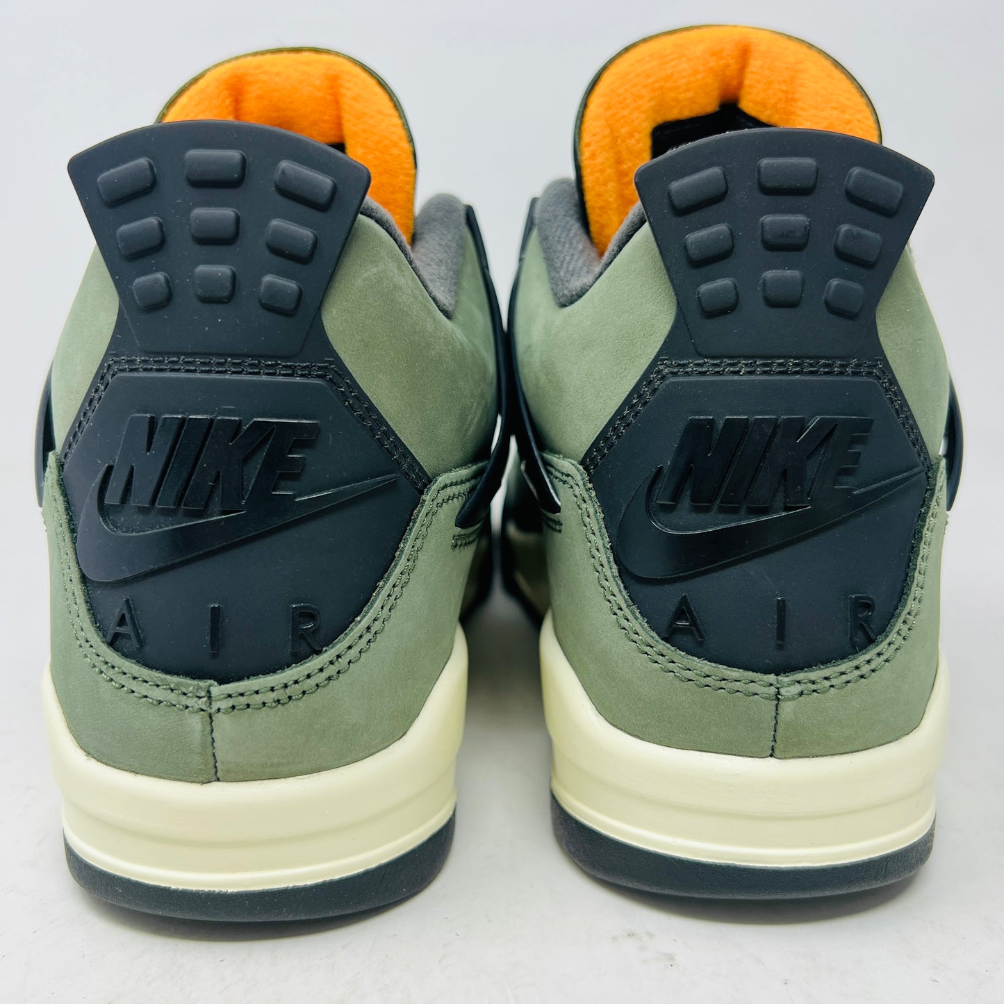 Jordan 4 Retro OG SP Undefeated (2025)