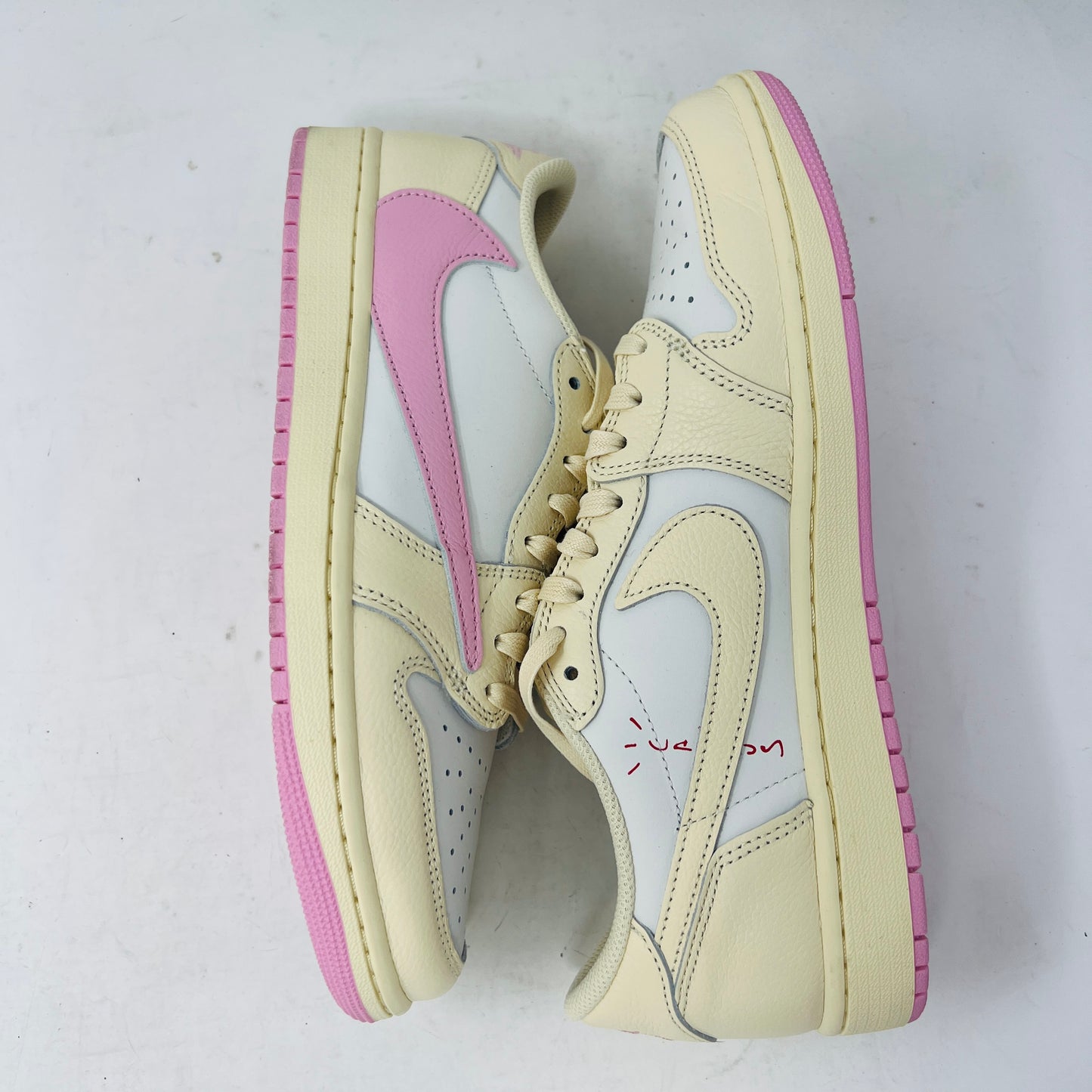 Jordan 1 Retro Low OG SP Travis Scott Shy Pink