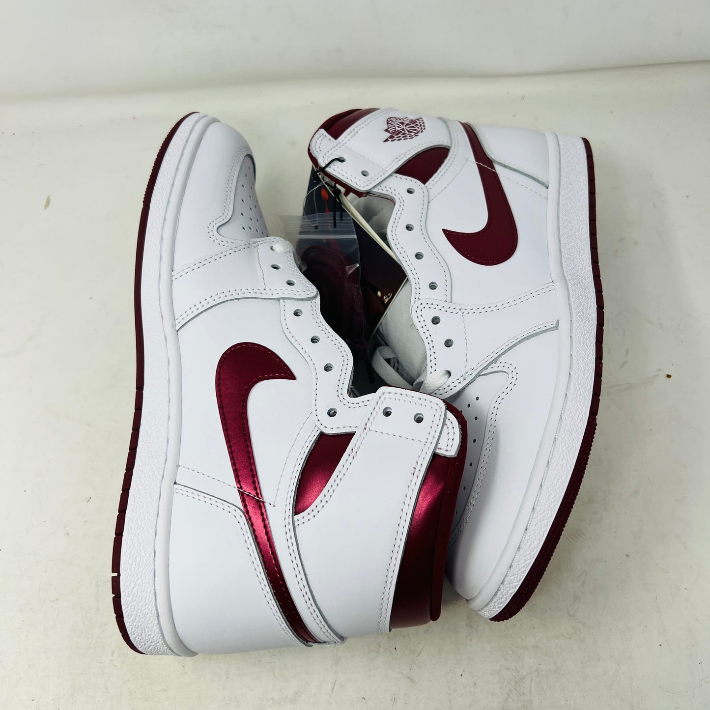 Jordan 1 Retro High '85 OG Metallic Burgundy