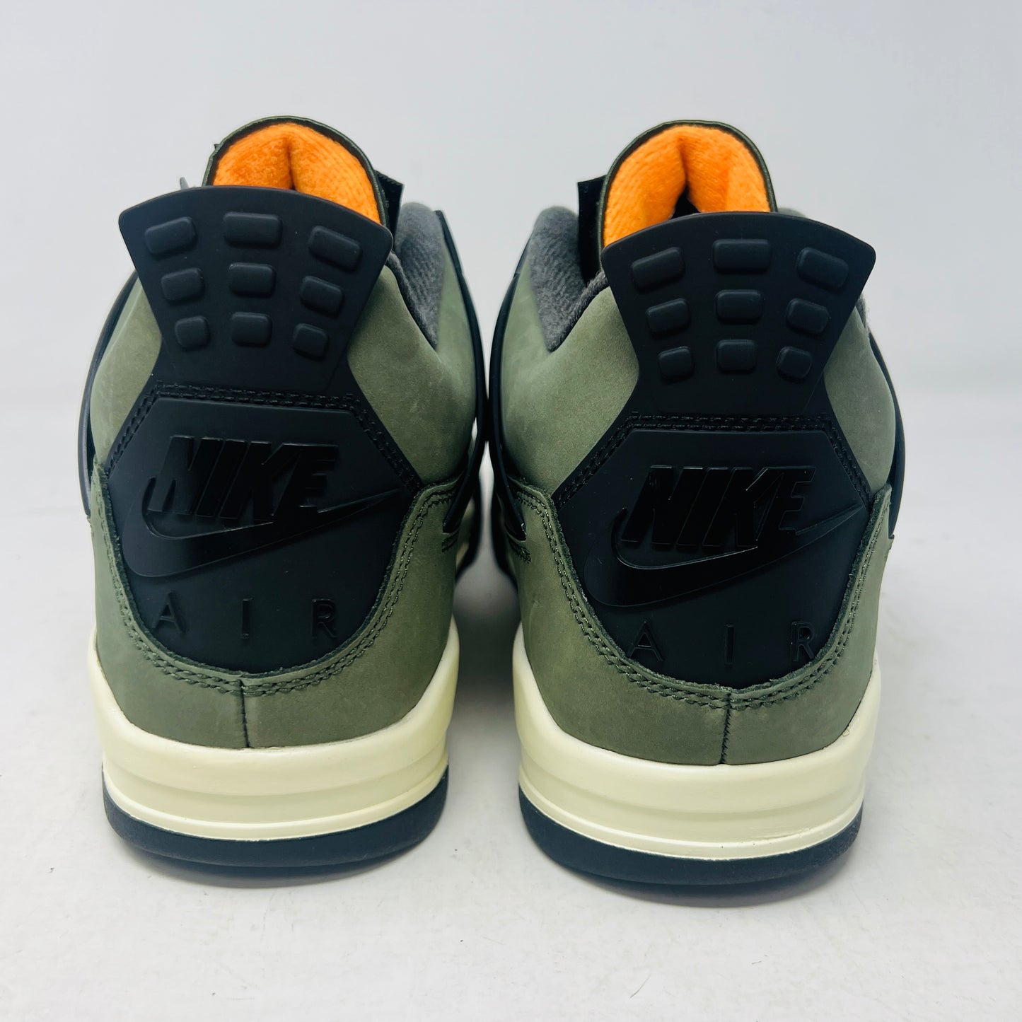 Jordan 4 Retro OG SP Undefeated (2025)