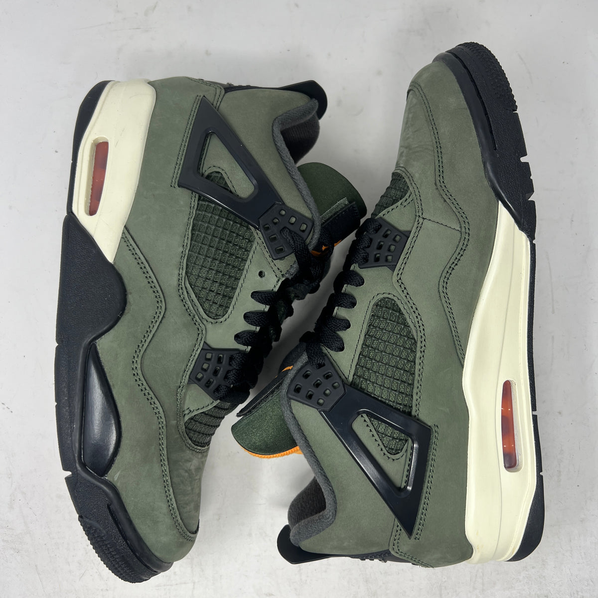 Jordan 4 Retro OG SP Undefeated (2025)