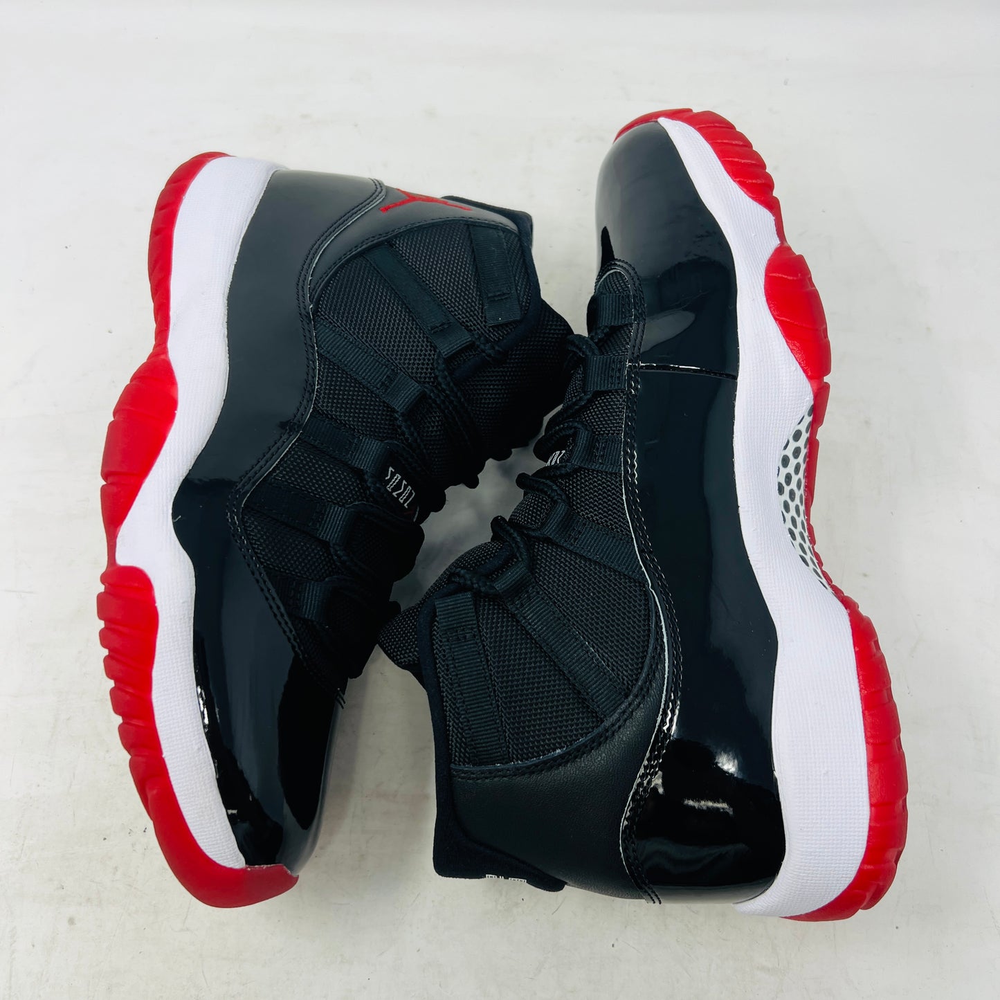 Jordan 11 Retro Playoffs Bred (2019)