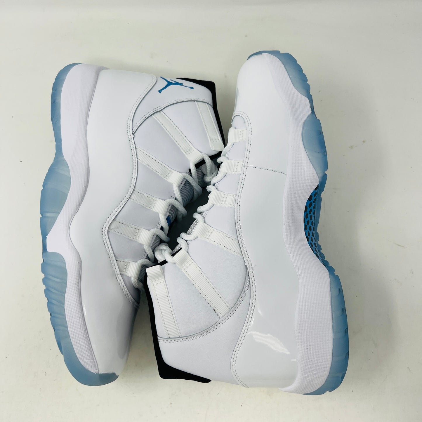 Jordan 11 Retro Legend Blue (2024)