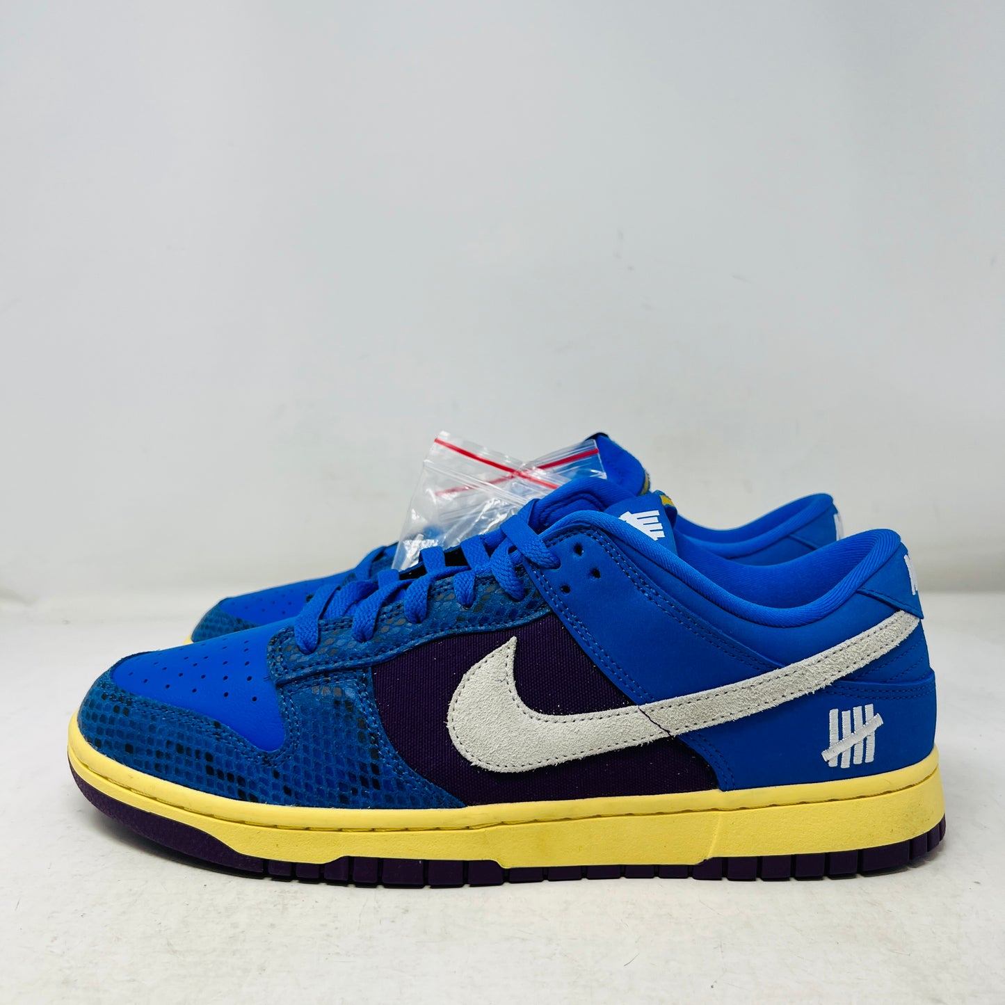 Nike Dunk Low Undefeated 5 On It Dunk vs. AF1