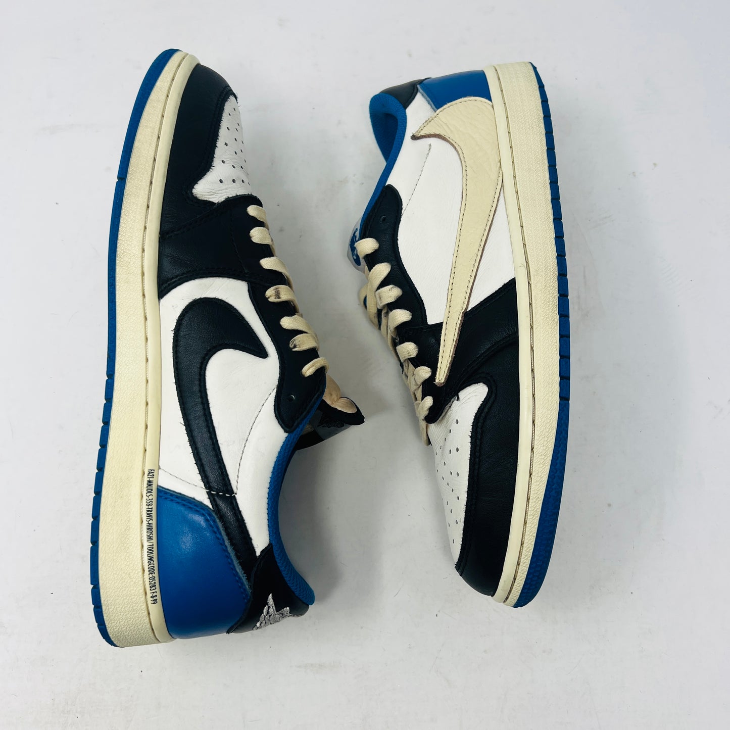 Jordan 1 Retro Low OG SP Fragment x Travis Scott