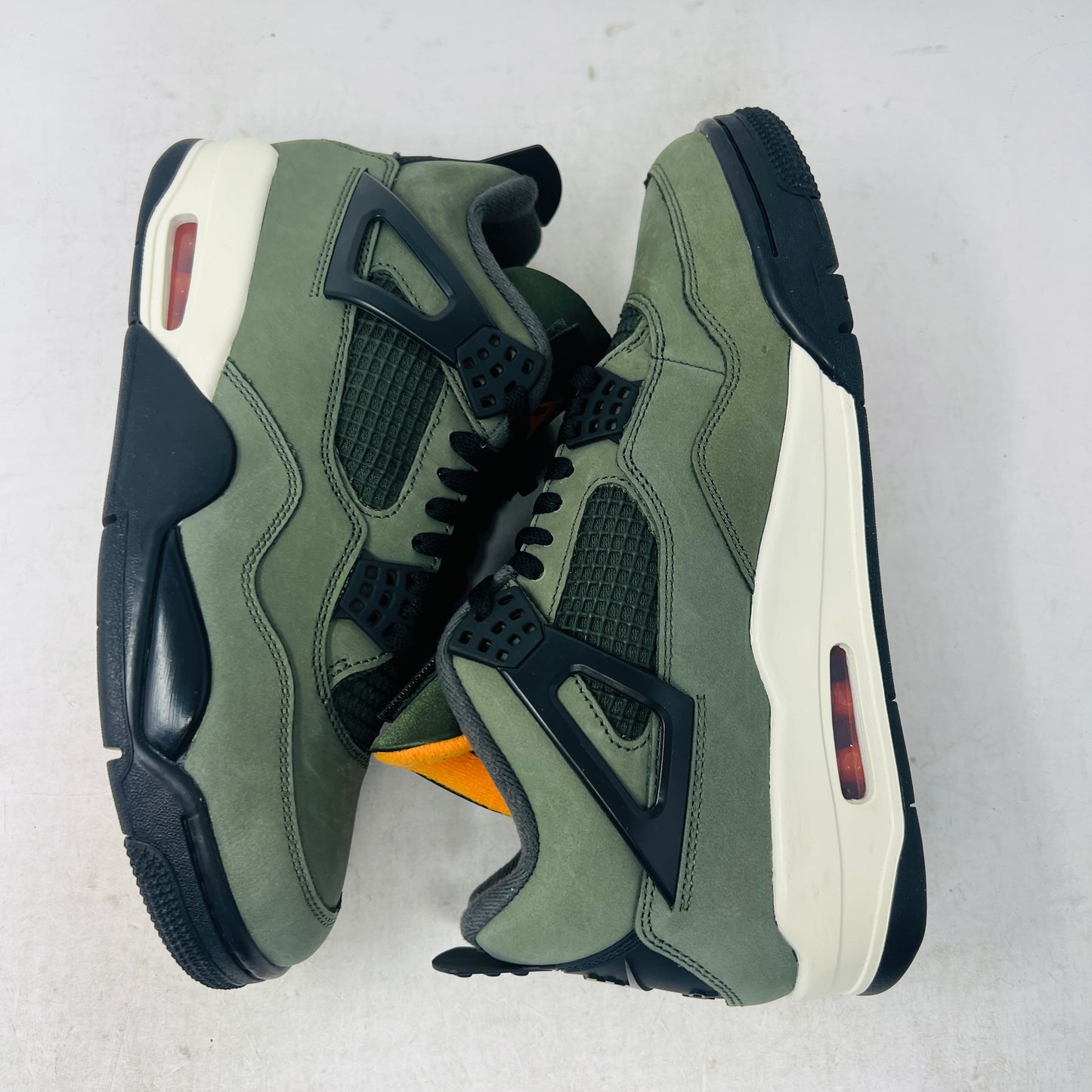 Jordan 4 Retro OG SP Undefeated (2025)
