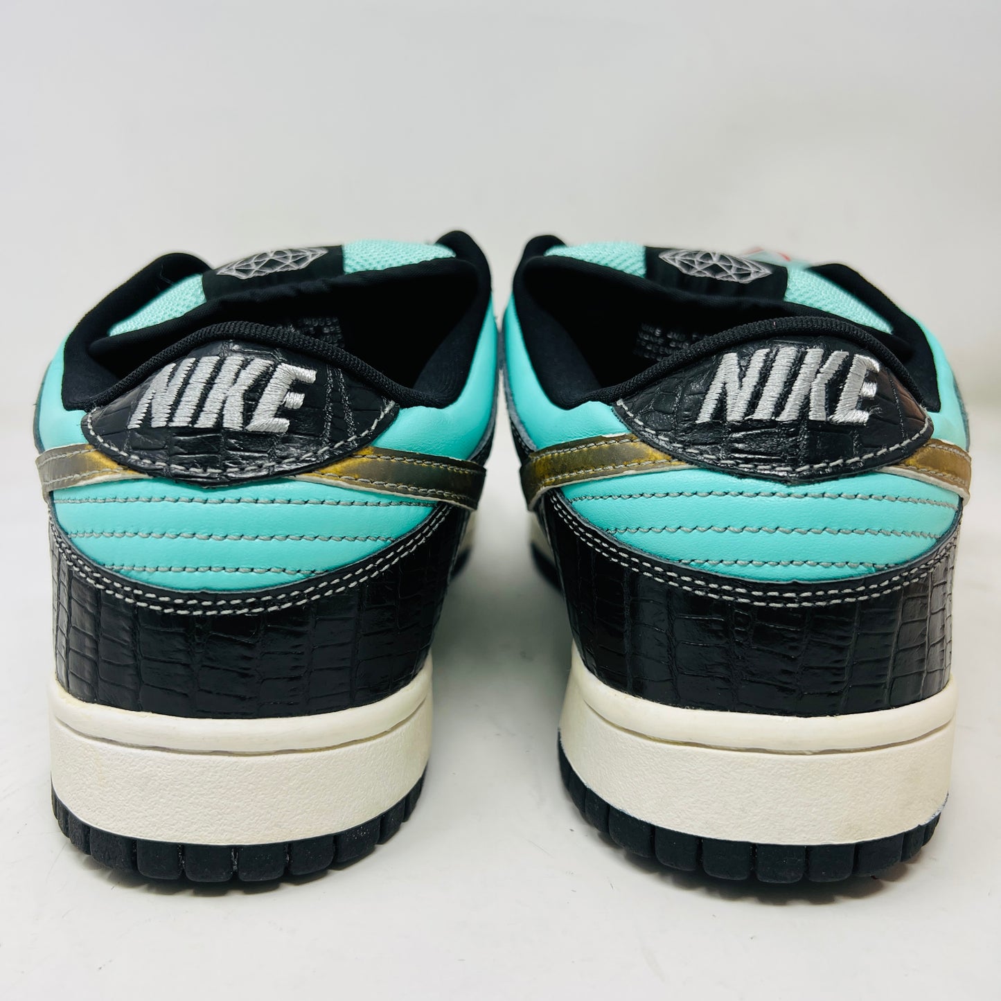 Nike SB Dunk Low Diamond Supply Co.