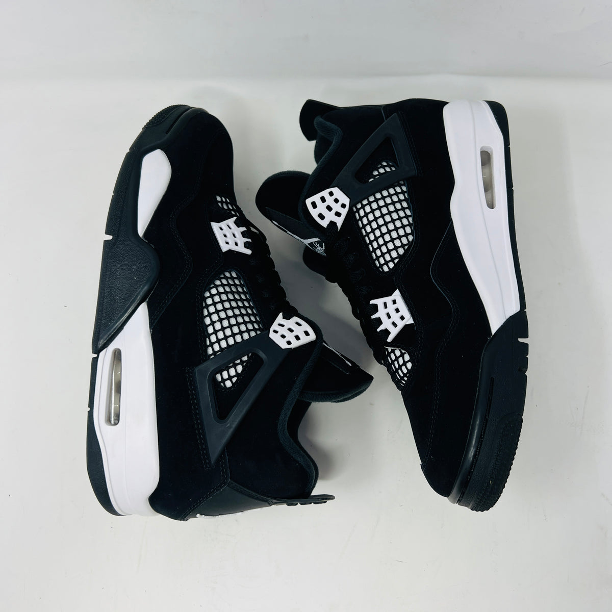 Jordan 4 Retro White Thunder