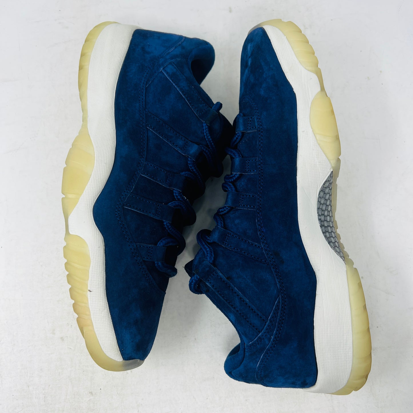 Jordan 11 Retro Low Derek Jeter RE2PECT