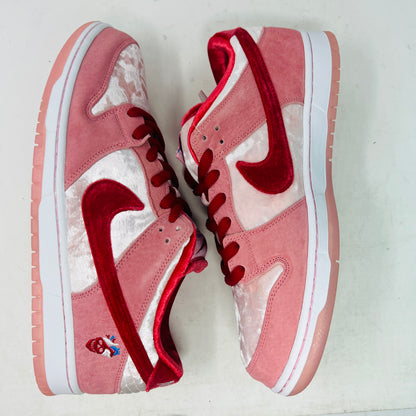 Nike SB Dunk Low StrangeLove Skateboards