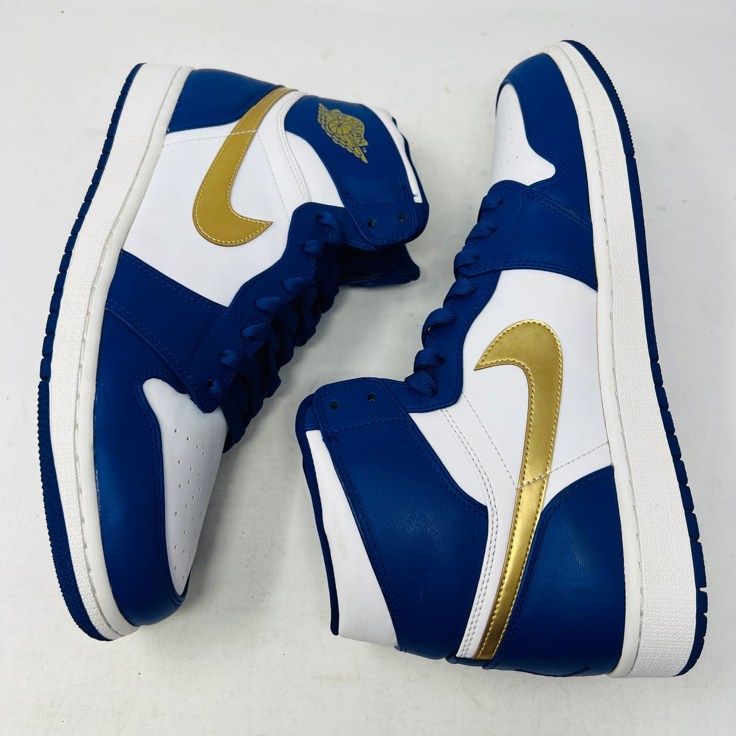 Jordan 1 Retro Gold Medal