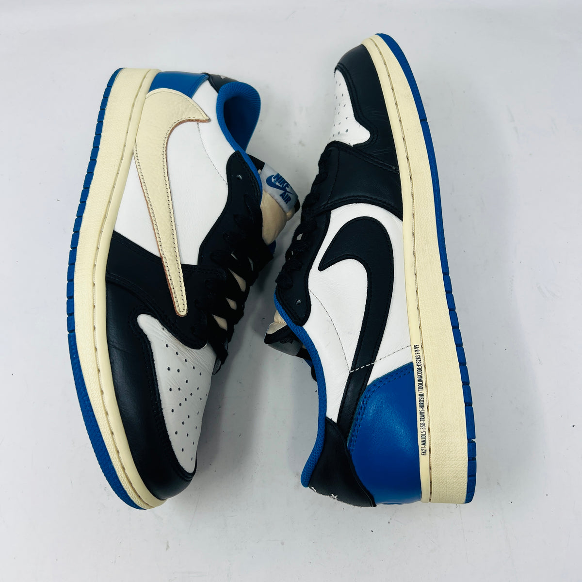 Jordan 1 Retro Low OG SP Fragment x Travis Scott