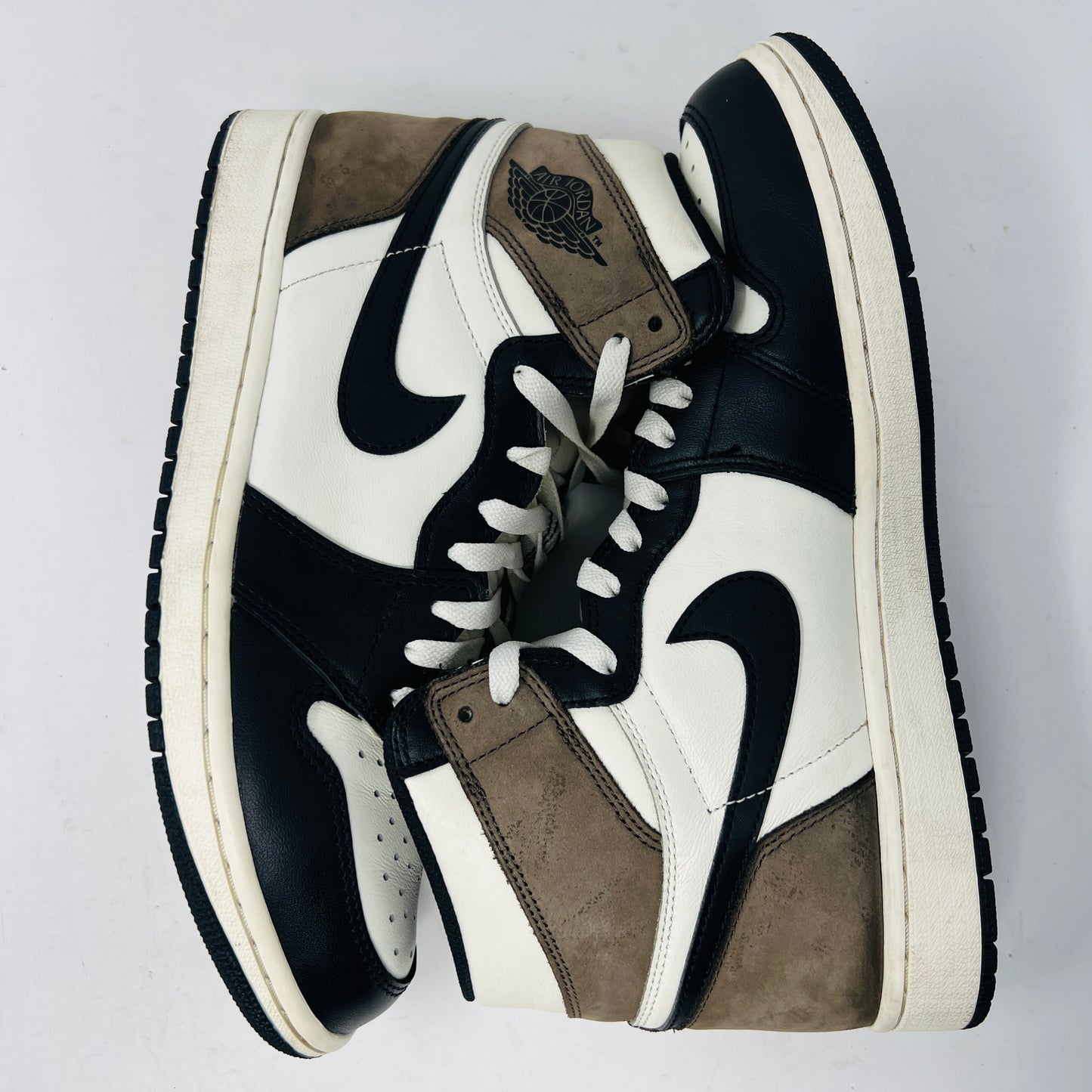 Jordan 1 Retro High Dark Mocha