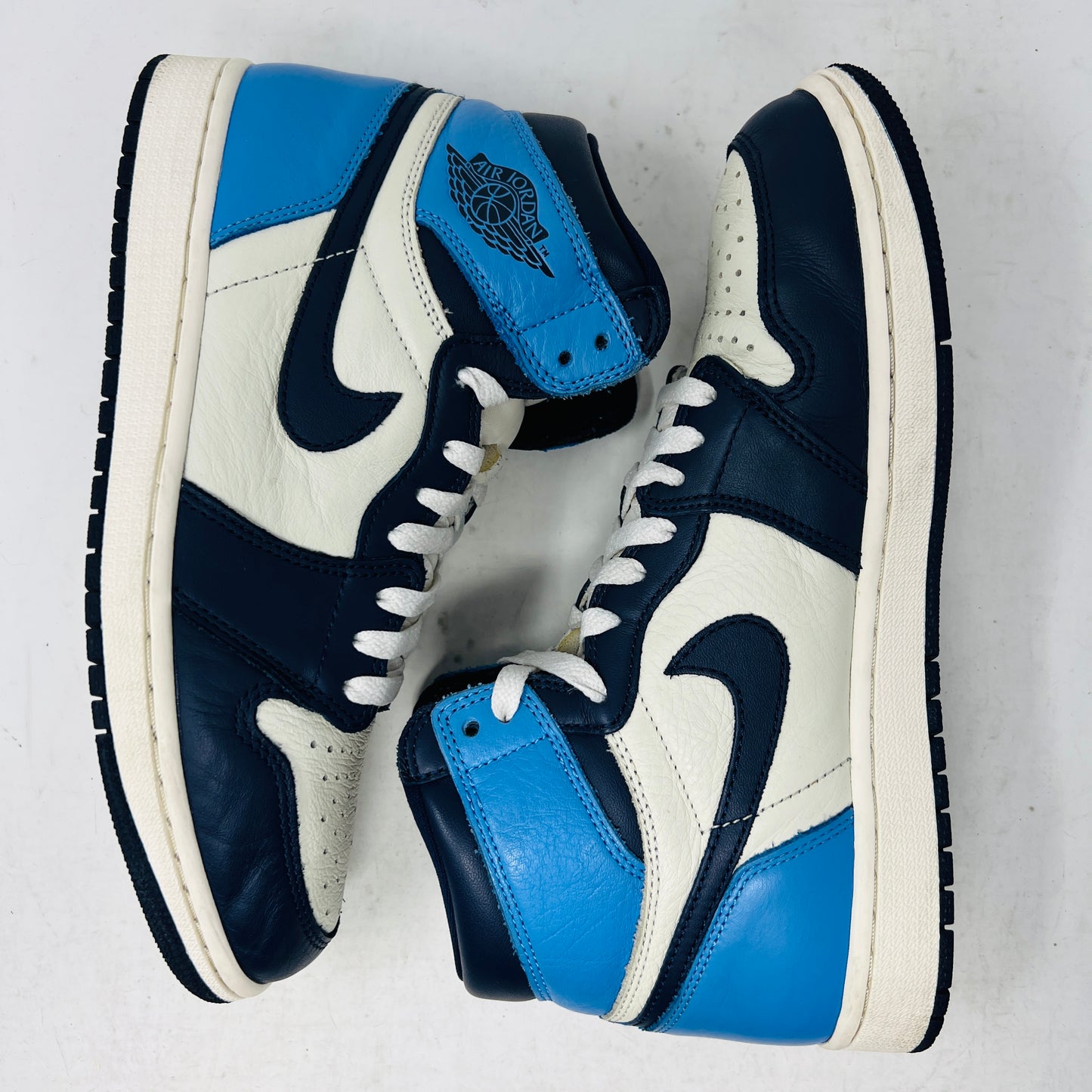 Jordan 1 Retro High Obsidian