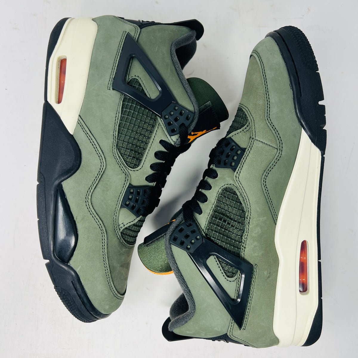 Jordan 4 Retro OG SP Undefeated (2025)