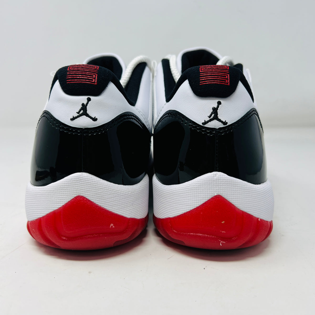 Jordan 11 Retro Low Concord Bred