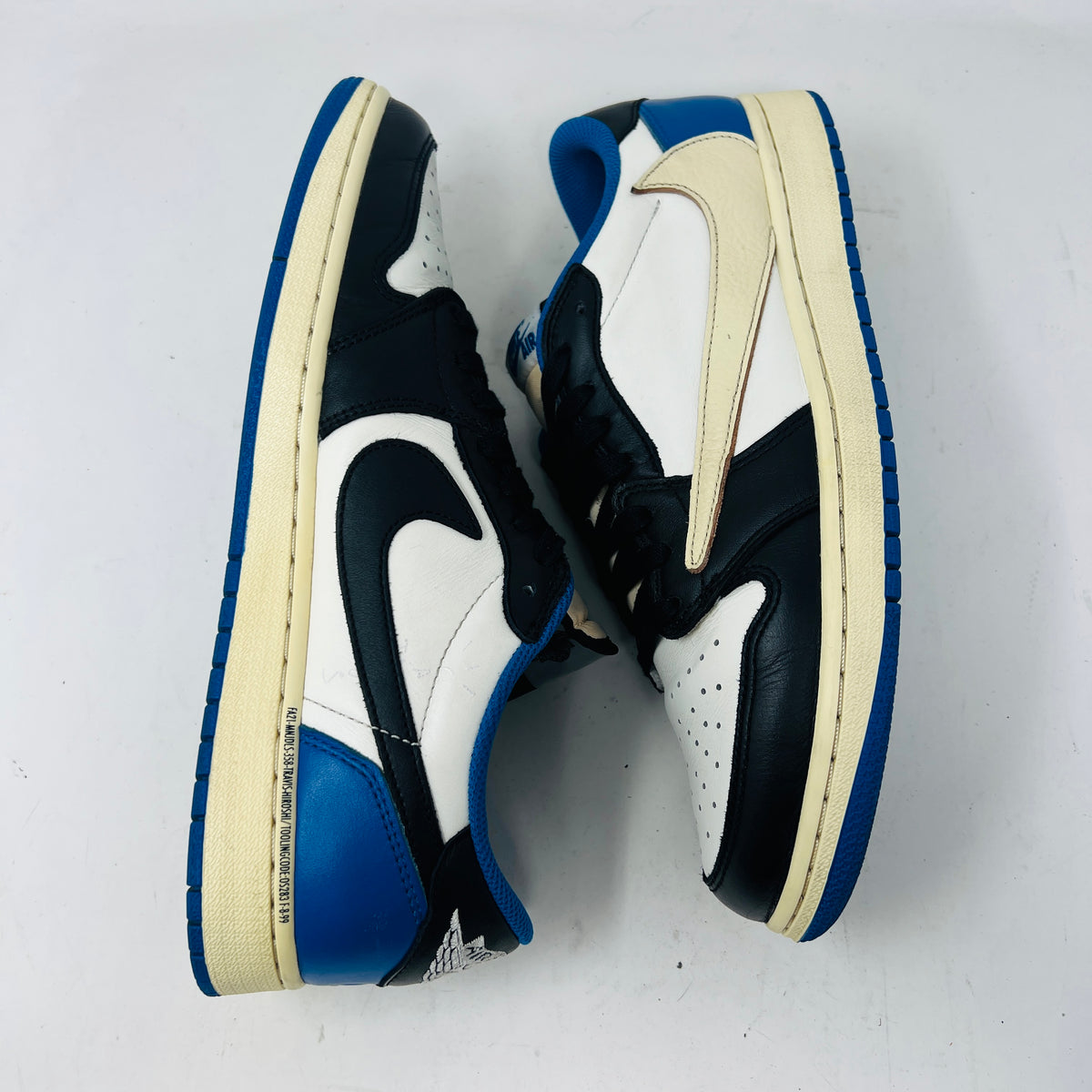 Jordan 1 Retro Low OG SP Fragment x Travis Scott