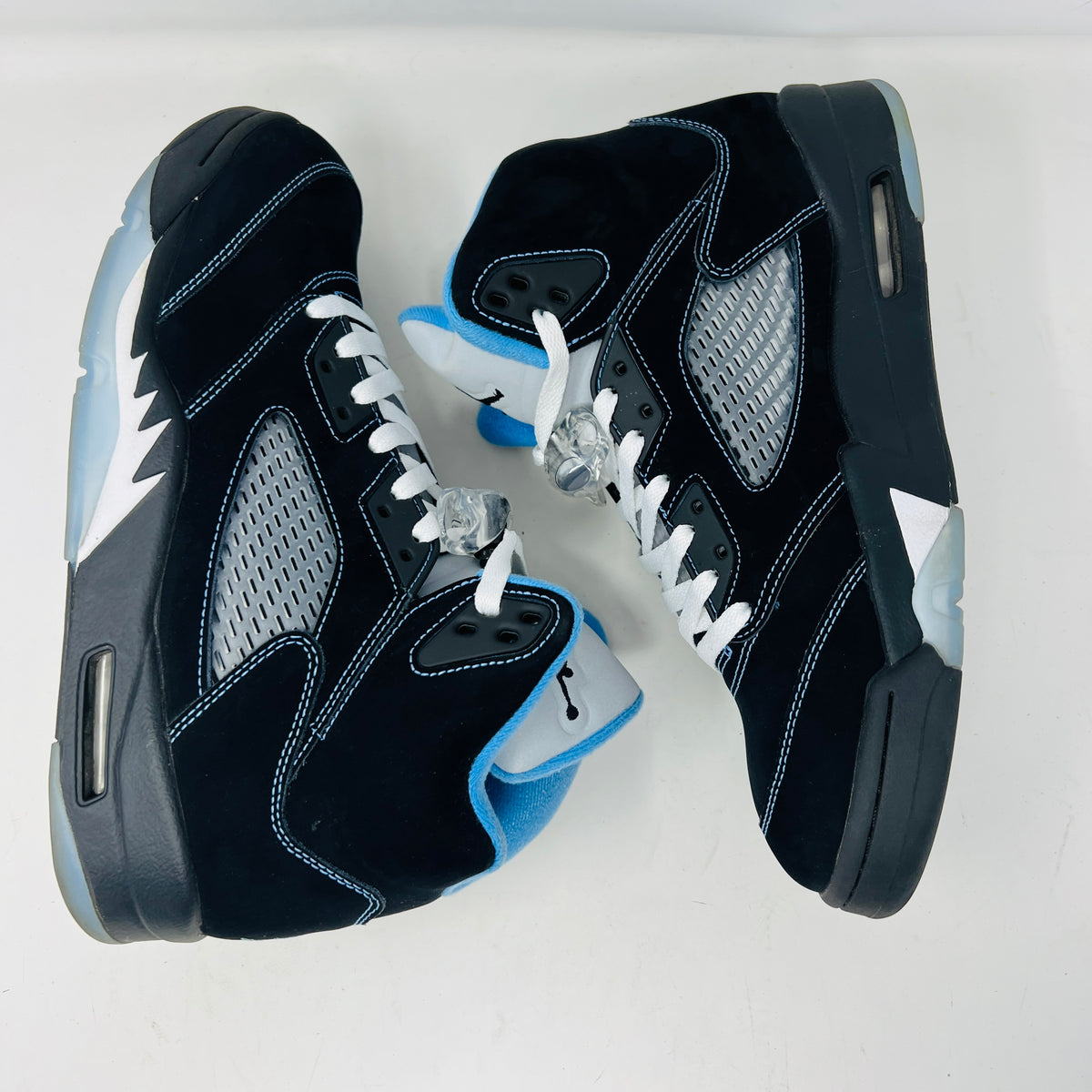 Jordan 5 Retro Black University Blue (2026)