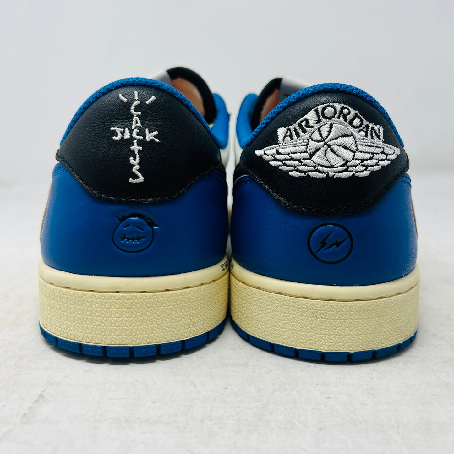 Jordan 1 Retro Low OG SP Fragment x Travis Scott