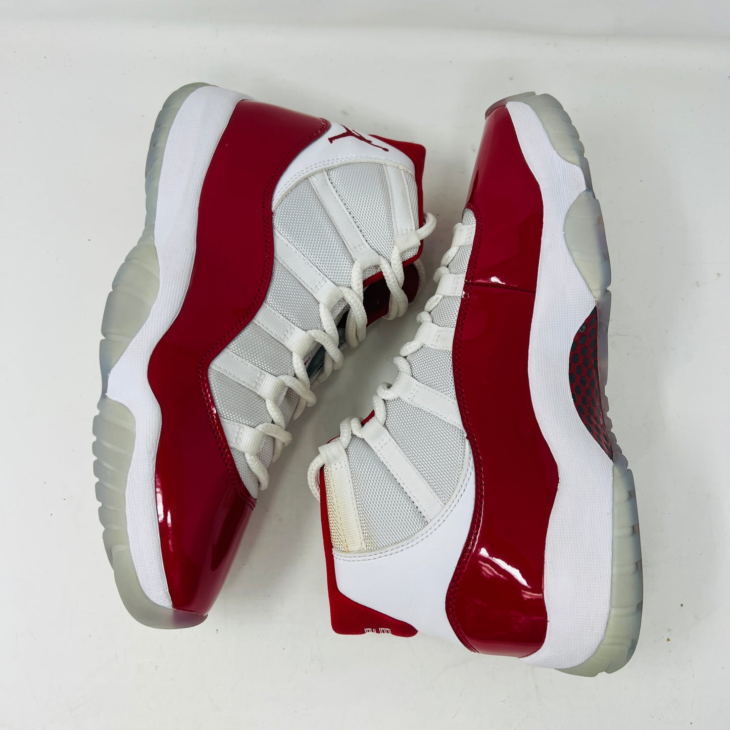 Jordan 11 Retro Cherry (2022)