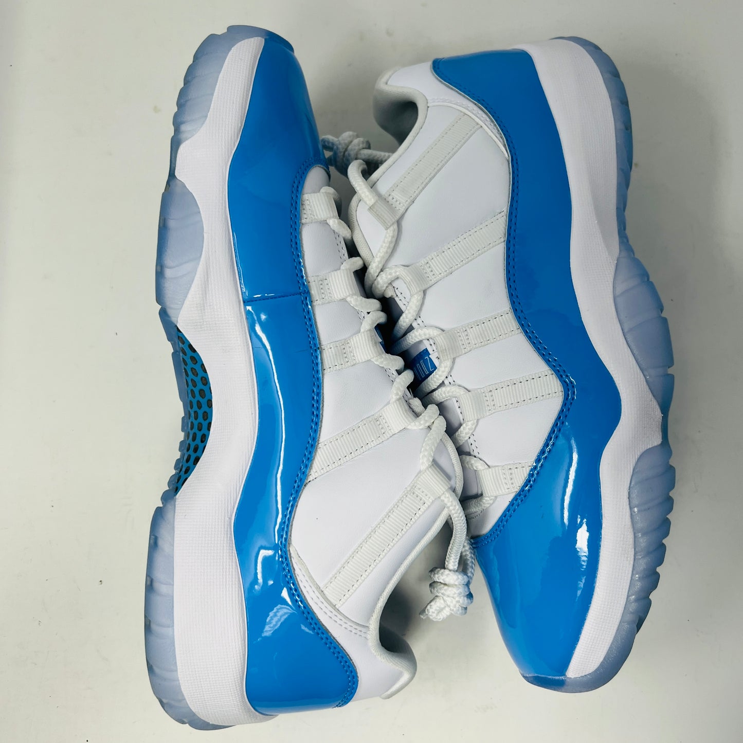 Jordan 11 Retro Low University Blue (2026)