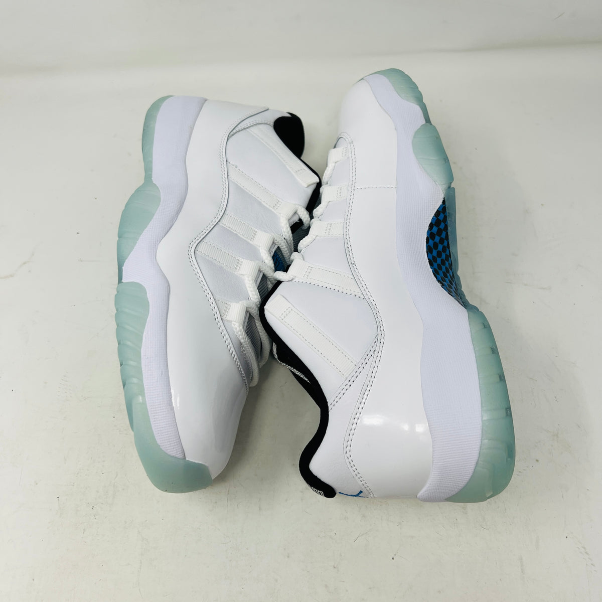 Jordan 11 Retro Low Legend Blue