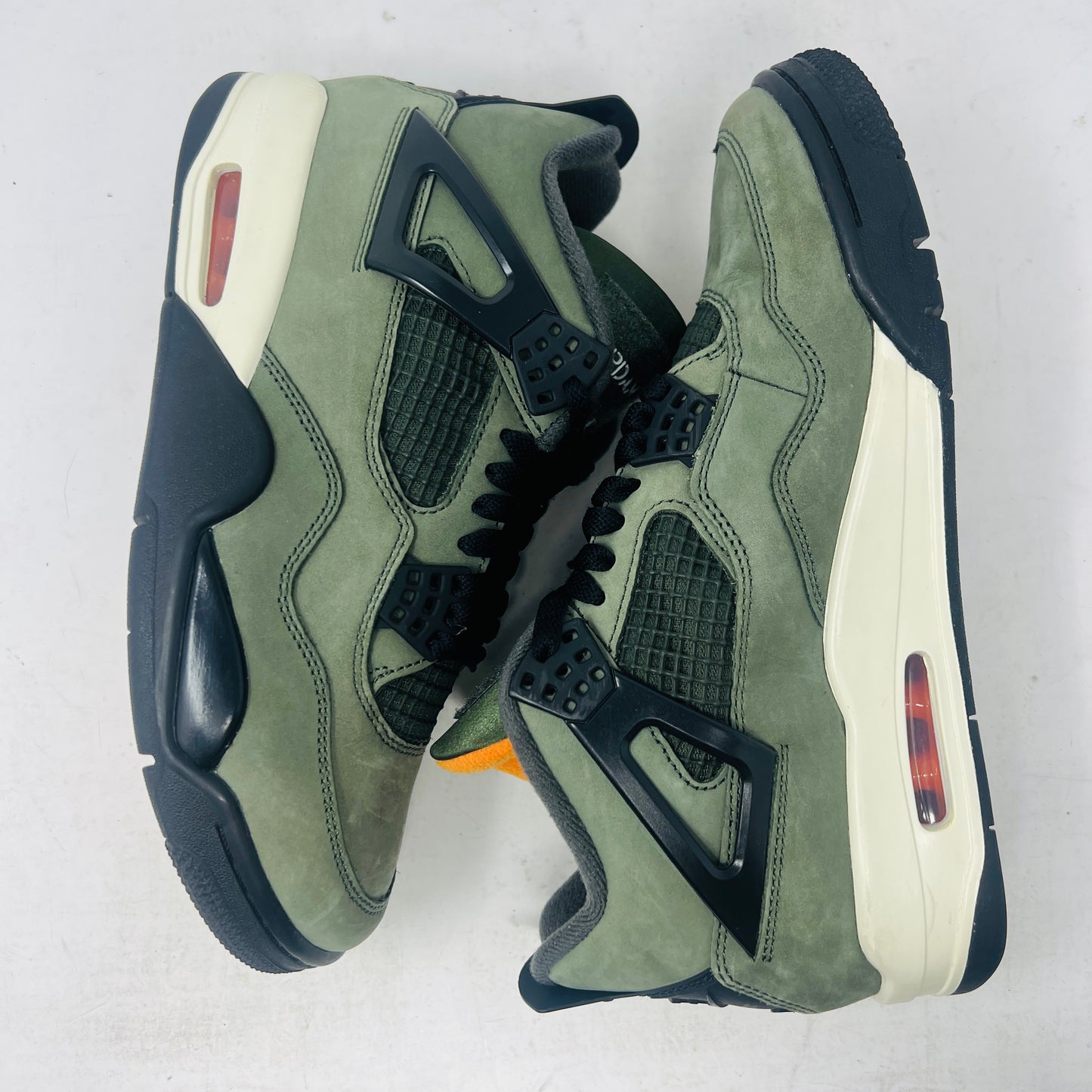 Jordan 4 Retro OG SP Undefeated (2025)