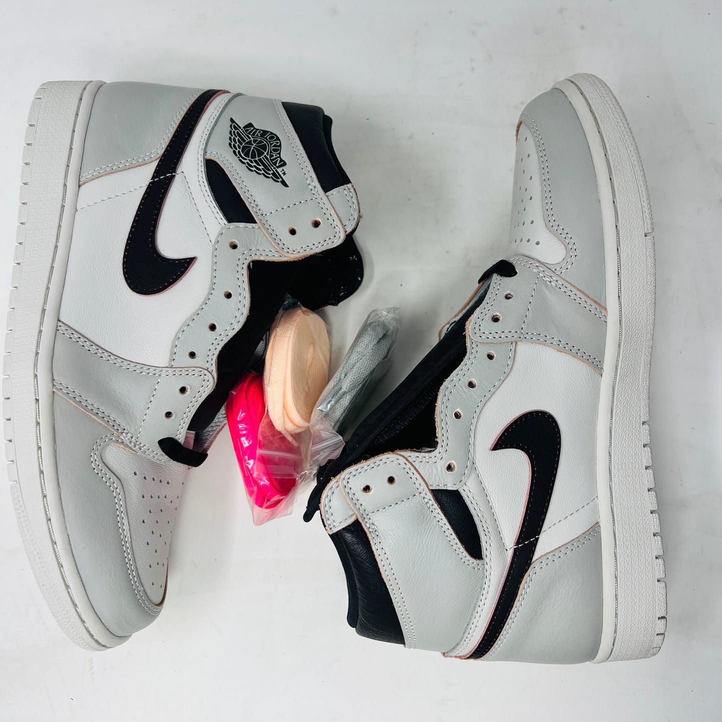 Jordan 1 Retro High OG Defiant SB NYC to Paris