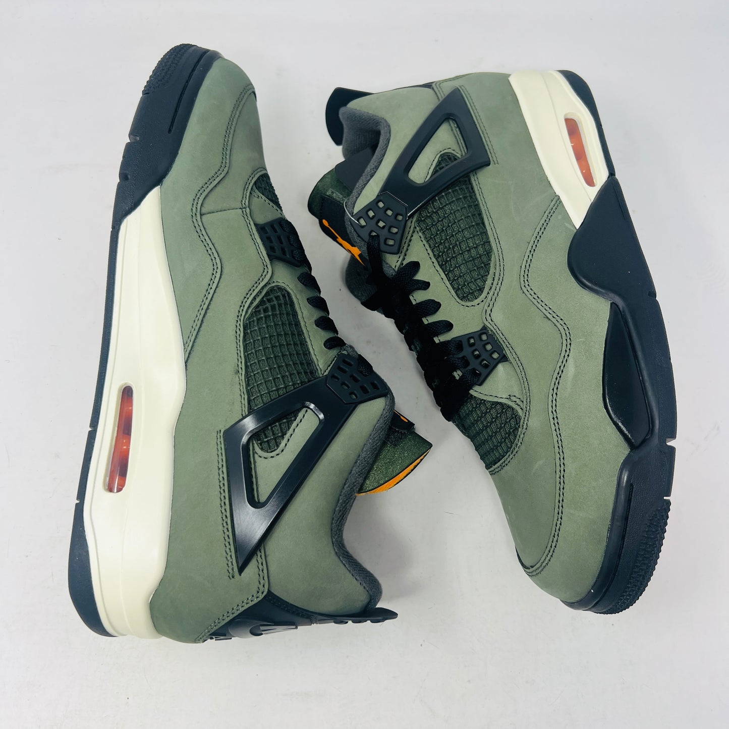 Jordan 4 Retro OG SP Undefeated (2025)