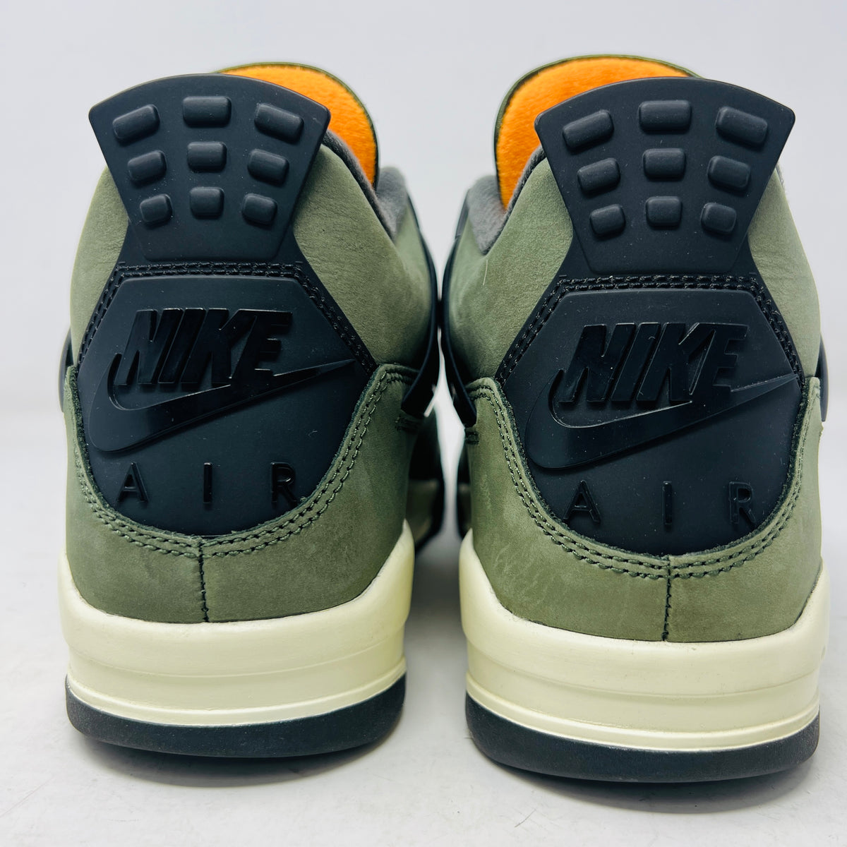 Jordan 4 Retro OG SP Undefeated (2025)