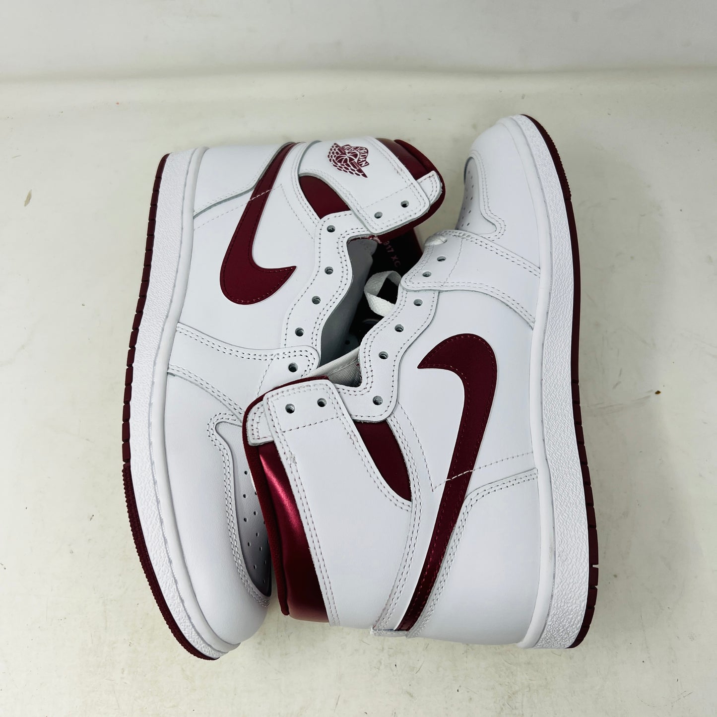 Jordan 1 Retro High '85 OG Metallic Burgundy
