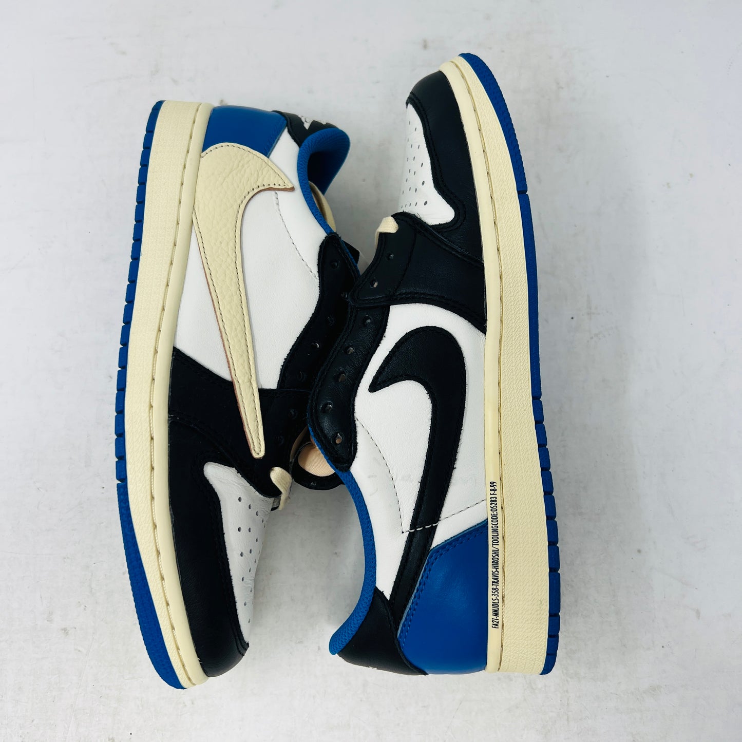 Jordan 1 Retro Low OG SP Fragment x Travis Scott