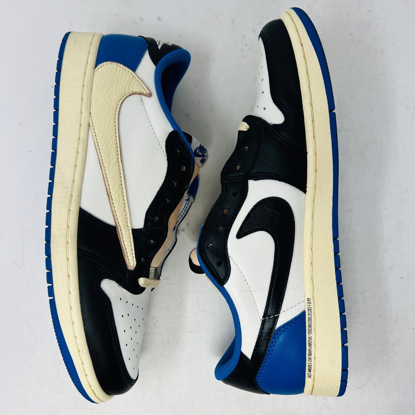 Jordan 1 Retro Low OG SP Fragment x Travis Scott