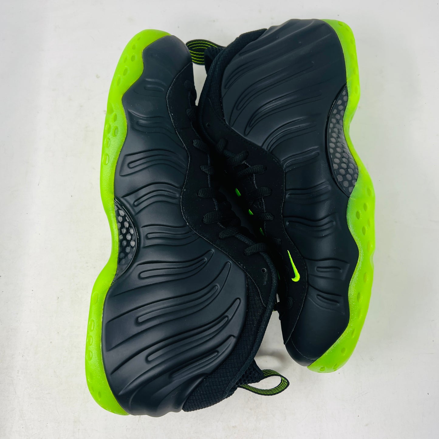 Nike Air Foamposite One Black Volt
