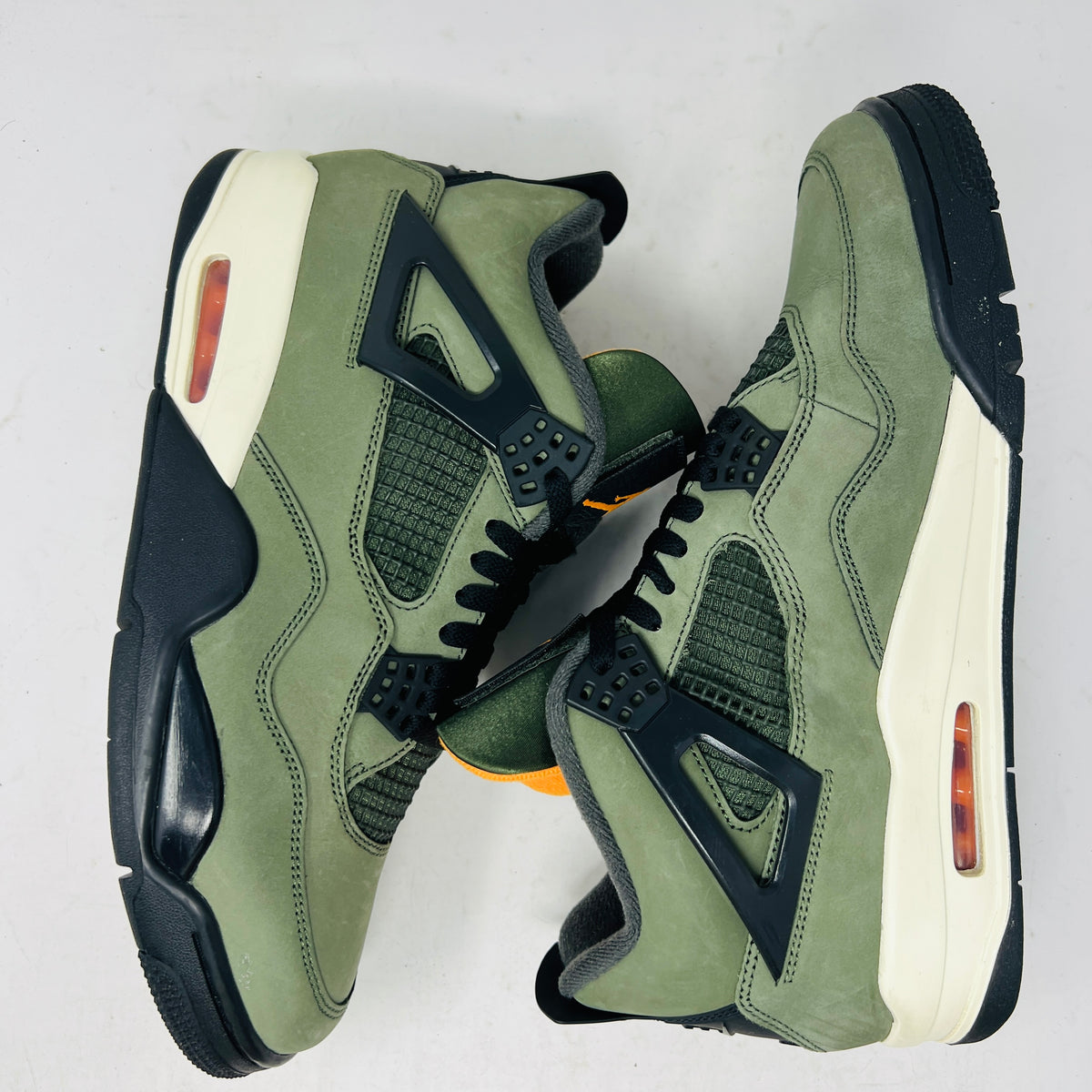 Jordan 4 Retro OG SP Undefeated (2025)