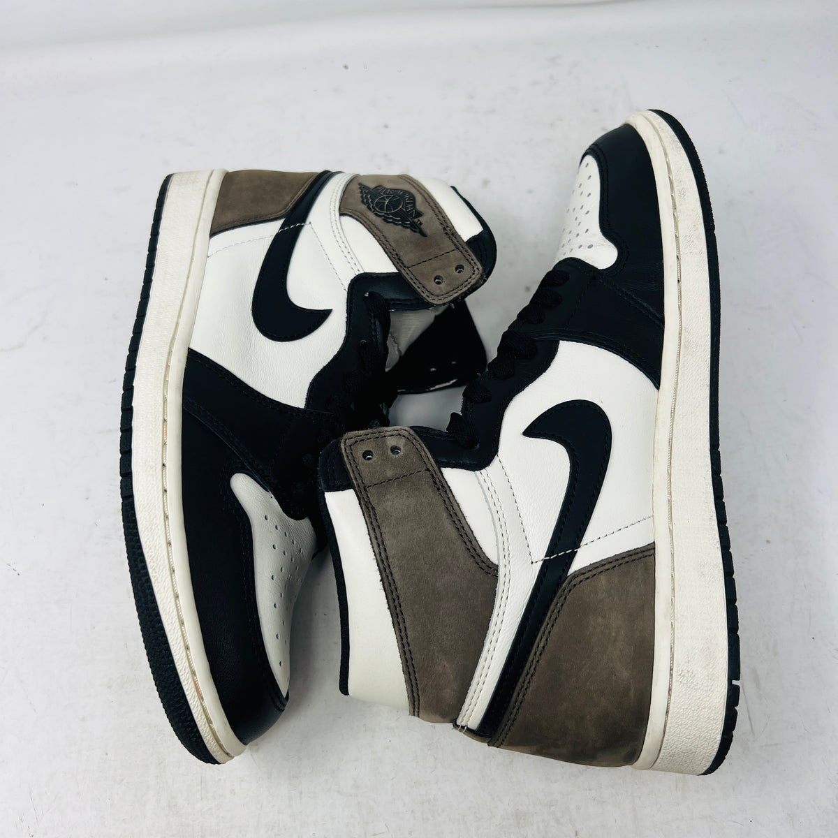 Jordan 1 Retro High Dark Mocha