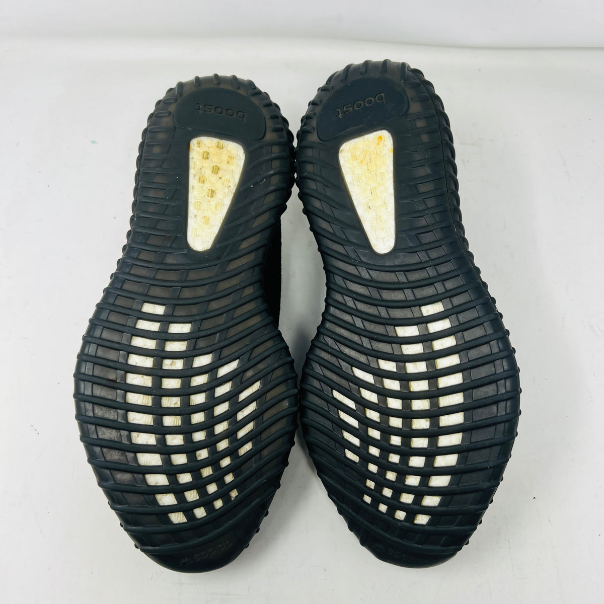 adidas Yeezy Boost 350 V2 Core Black Red